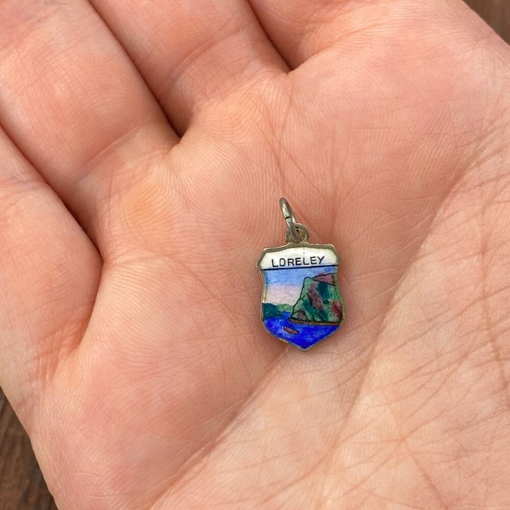 Vintage 800 Silver The Loreley Rock Germany Travel Shield Pendant Bracelet Charm